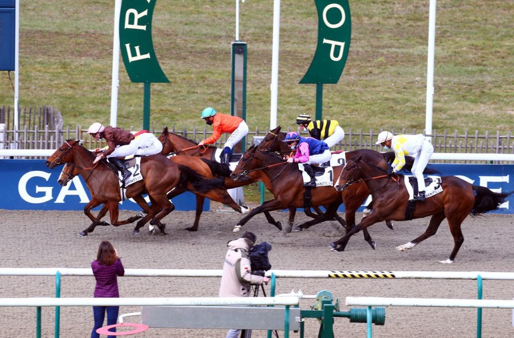Sous Les Nuages Chantilly | Just Horse Racing