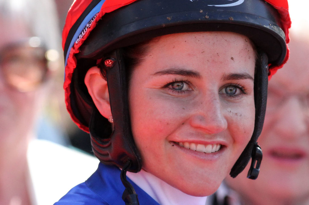michelle-paynehusson-eagledoveton-stakeslisted_12-11-2016_win_sandown_4__801 | Just Horse Racing